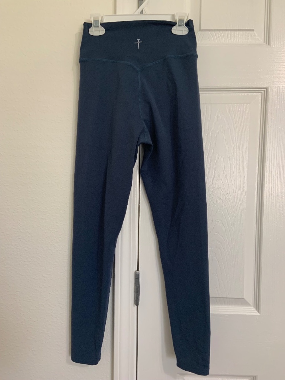 Three Nails Navy Blue Leggings – Women’s Size Small – 25” Inseam